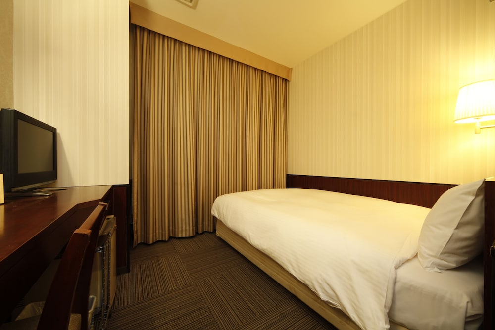 Economy, Single Bed, Unit Bath, Smoking