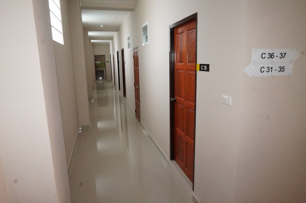 Kata Beachwalk Hotel And Bungalows 46/74
