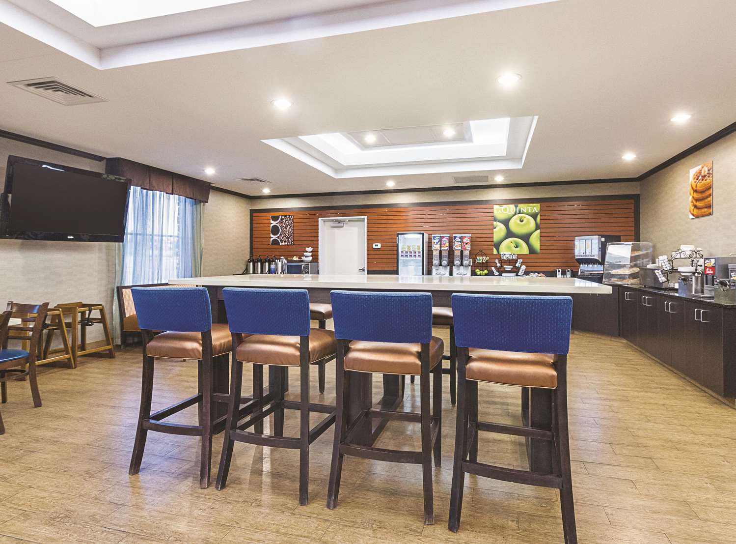 La Quinta Inn & Suites by Wyndham Glendive 42/56