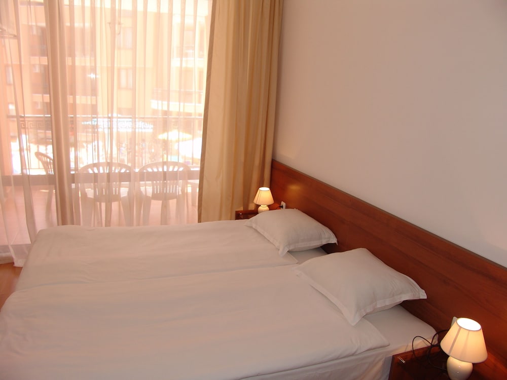 Efir Aparthotel 26/50