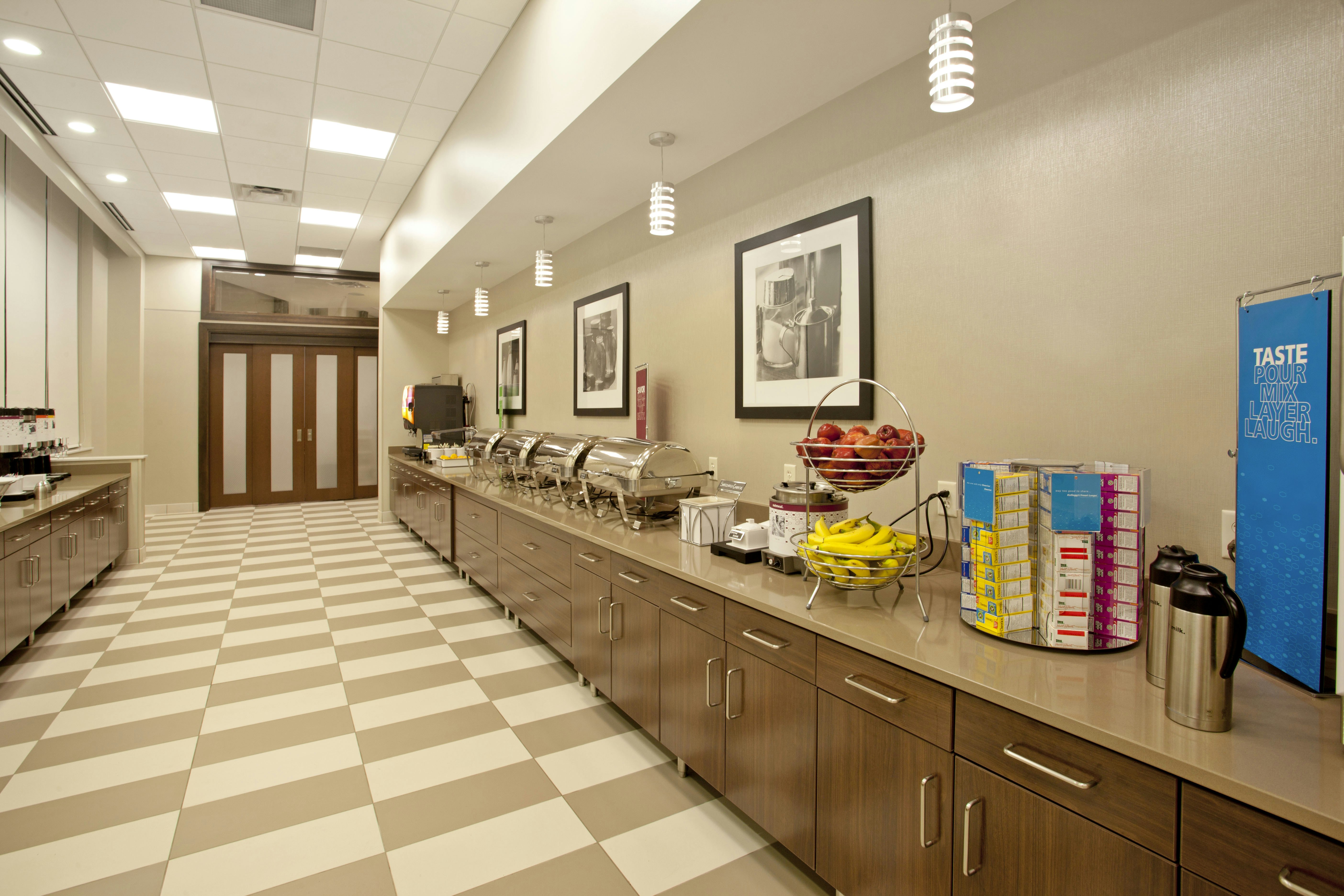 Hampton Inn and Suites Minneapolis Downtown 10/45