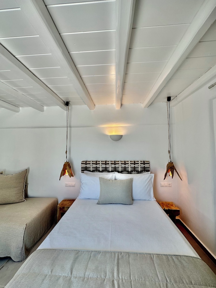 Sofos Suites 34/50