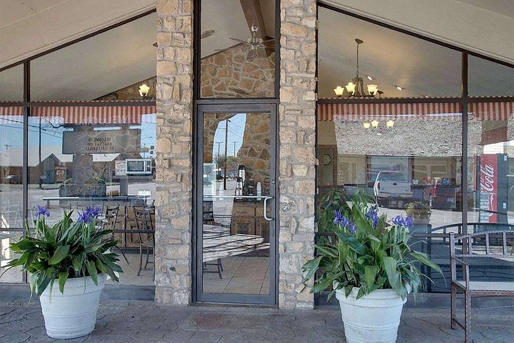 Days Inn By Wyndham Gatesville 34/41