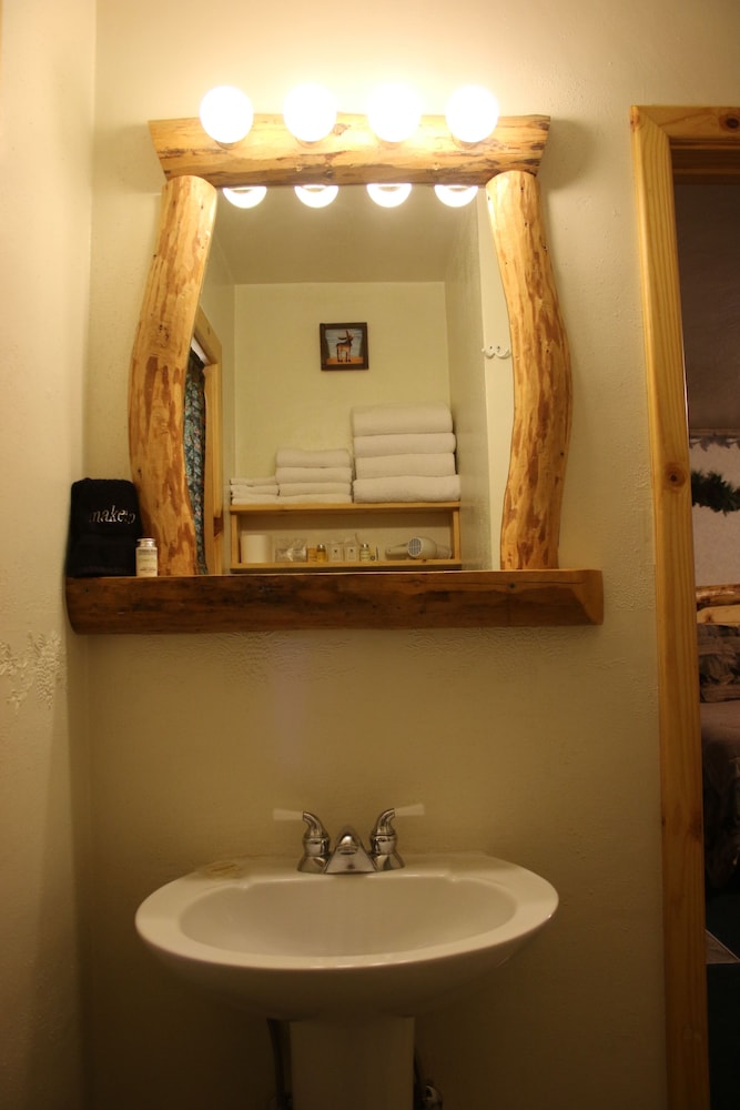 Tahoe Valley Lodge 24/25