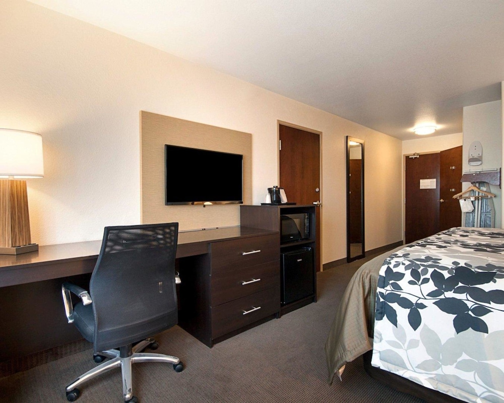 Sleep Inn & Suites Carlsbad Caverns Area 16/46