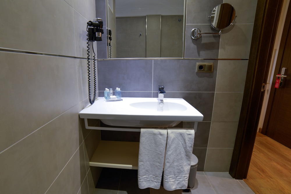 Apartamentos Turisticos Llanes 42/44