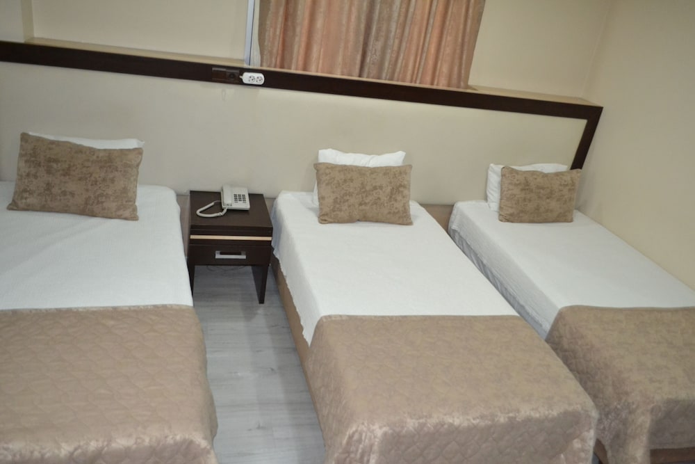 Adana Kucuksaat Hotel 23/37