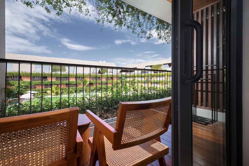 Beachwalk Residence 38/50