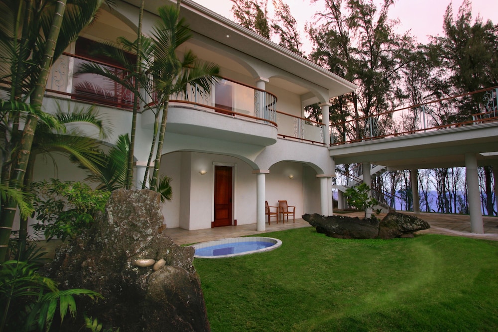 Hawaii Island Retreat 61/66