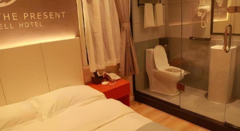 Shell Hebi Qi County Qi River Road Hotel 30/44