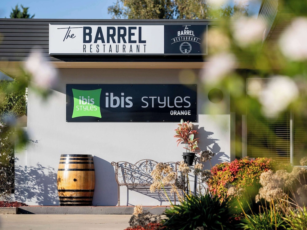 ibis Styles Orange 2/55