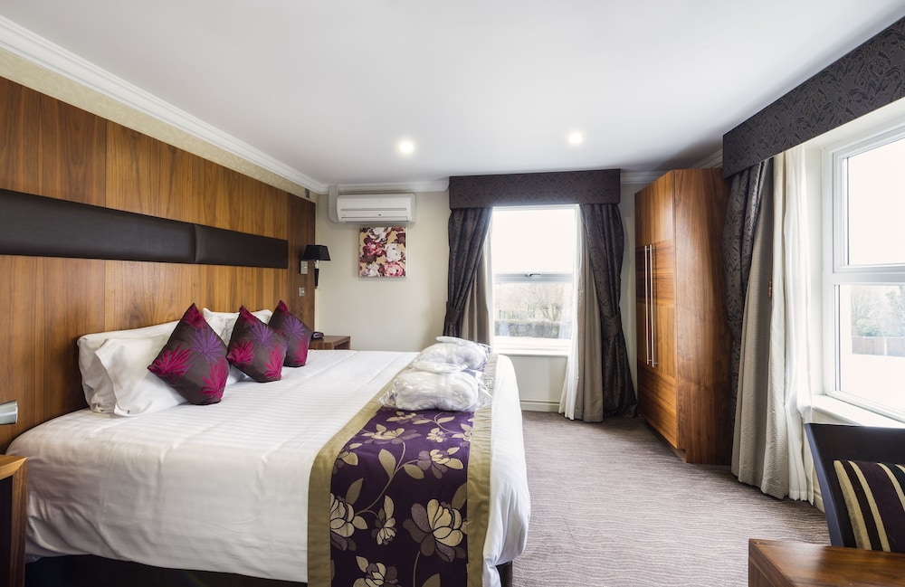 ROOM, KING BED