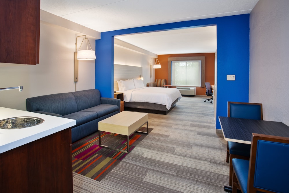 Holiday Inn Express & Suites Rochester Webster, an IHG Hotel 17/50