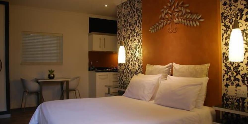 KNYSNA INN 10/24