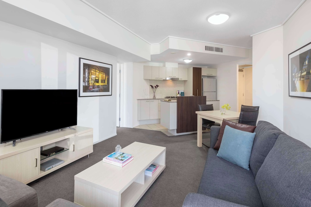 Oaks Brisbane Aurora Suites 49/74