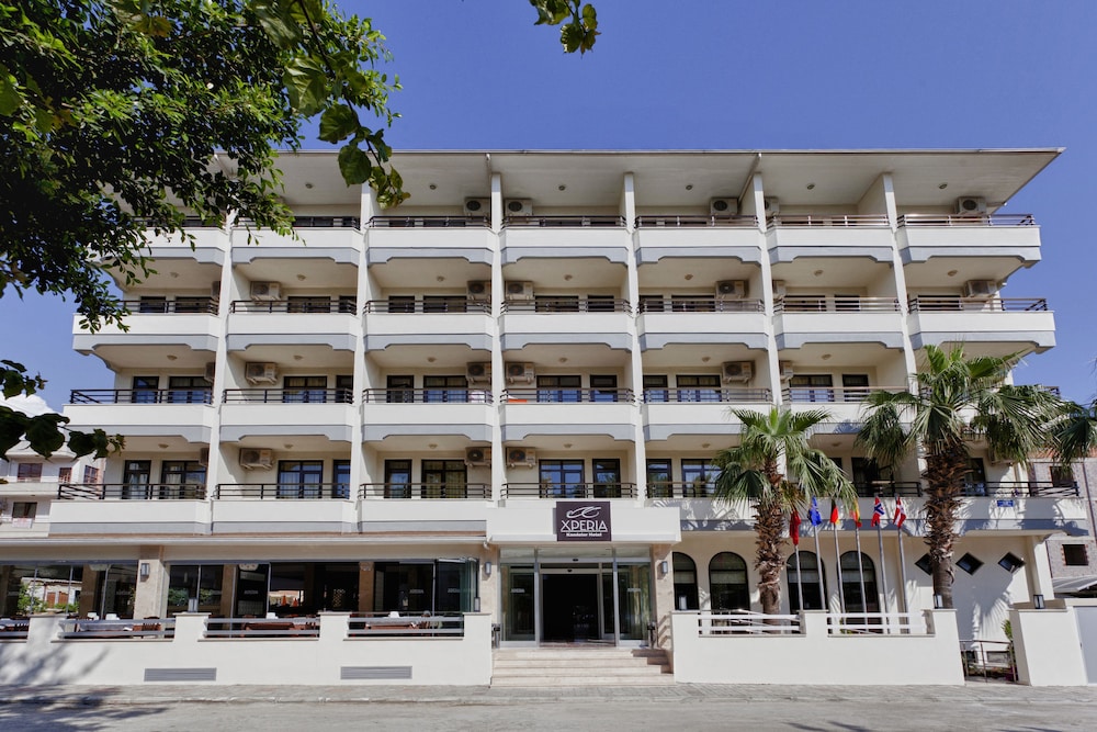Kandelor Hotel 3/72