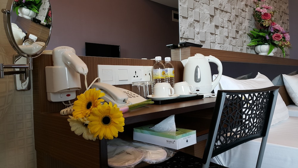 Hotel Golden View Nilai 14/25