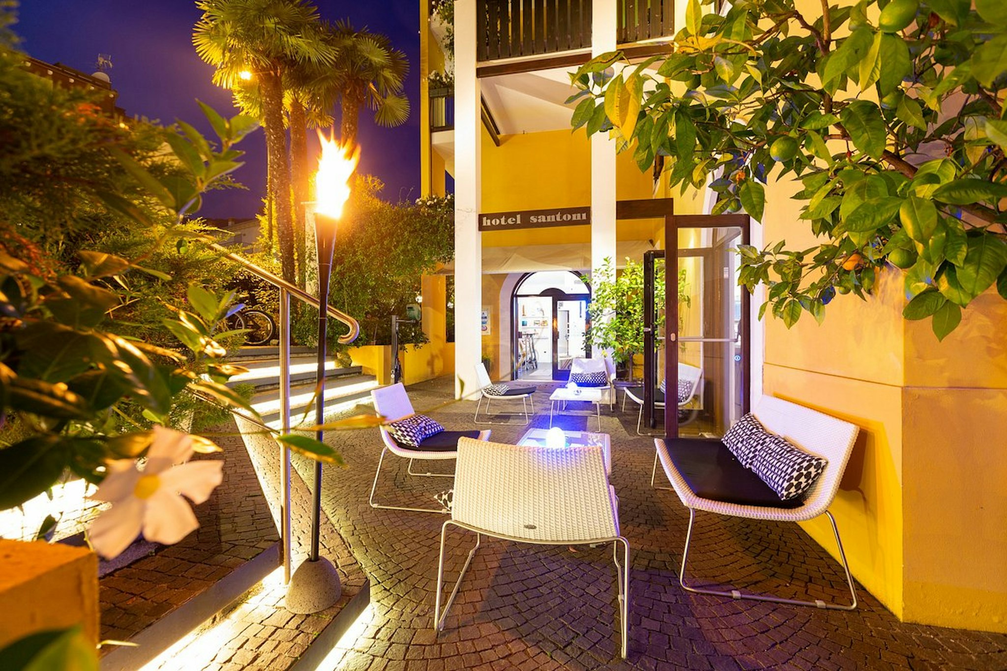 Santoni Freestyle Hotel 66/69