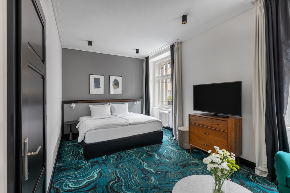 Hotel Republika and Suites 11/41