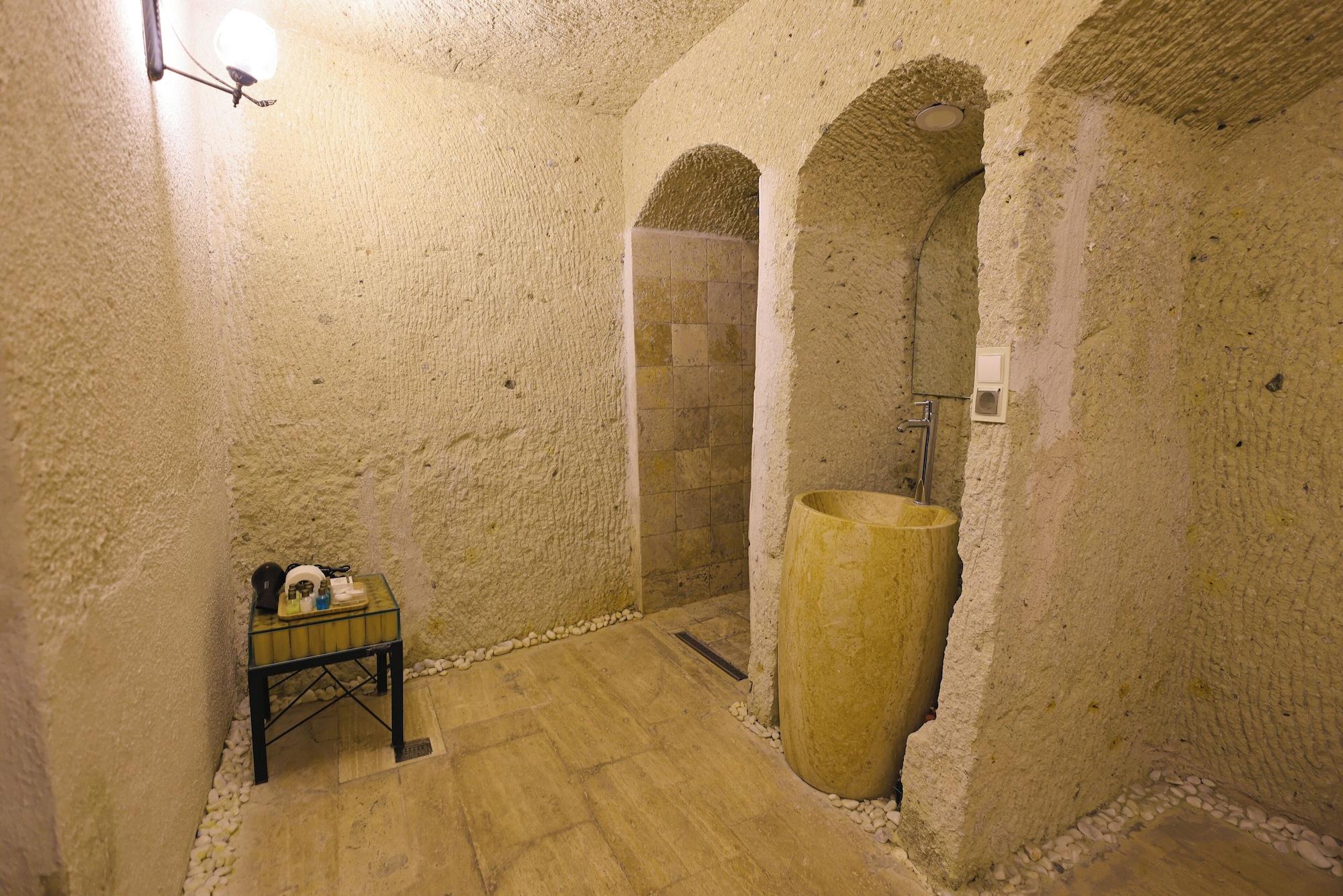 Cave, Family، Ortahisar Cave Hotel 5/5