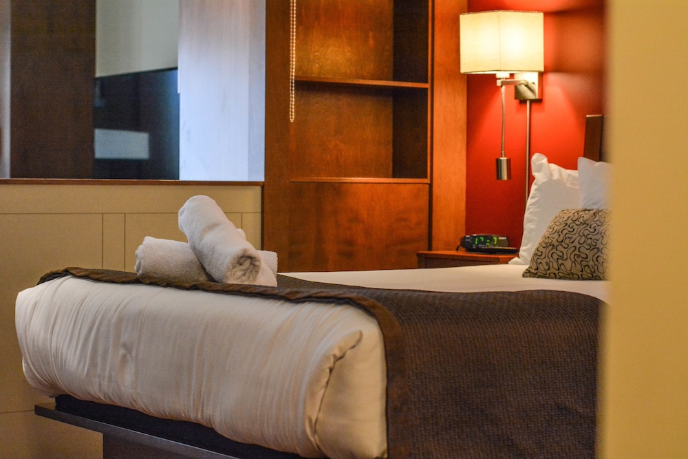 ESTRIMONT SUITES & SPA 17/61