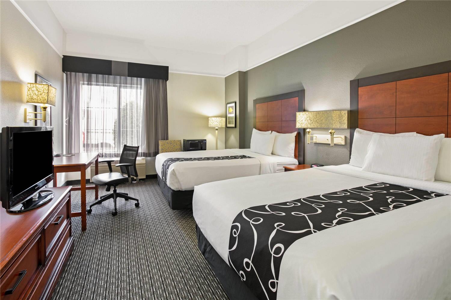 La Quinta Inn & Suites by Wyndham DFW Airport South / Irving 15/52