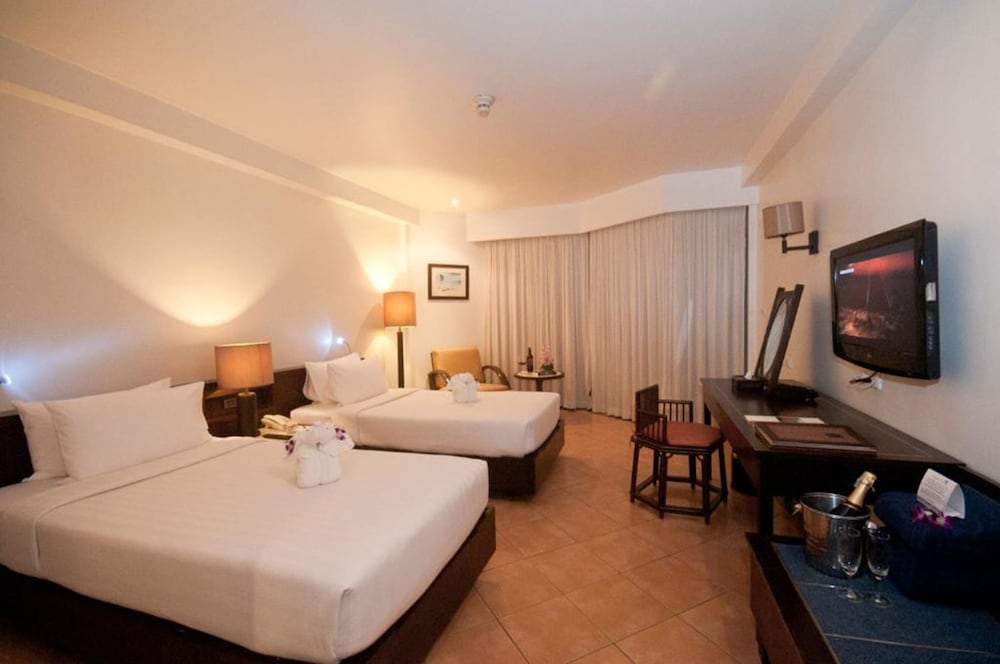 Deluxe, Double Bed, Garden View