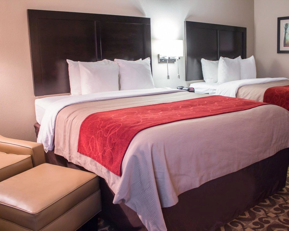 Comfort Inn & Suites Trussville I-59 Exit 141 18/45
