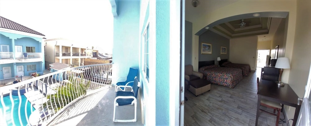 Casa Bella Hotel and Suites 14/24