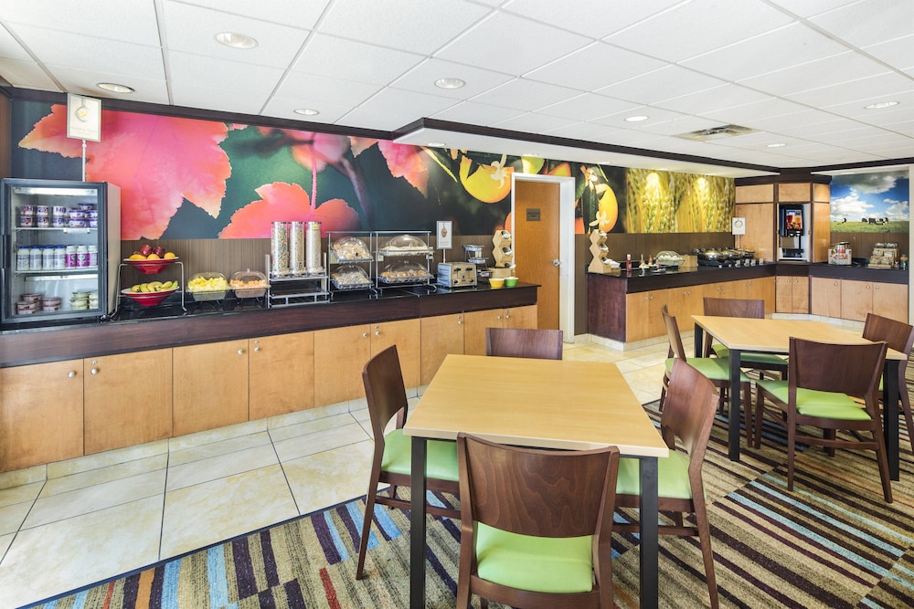 Fairfield Inn And Suites Conway 26/33