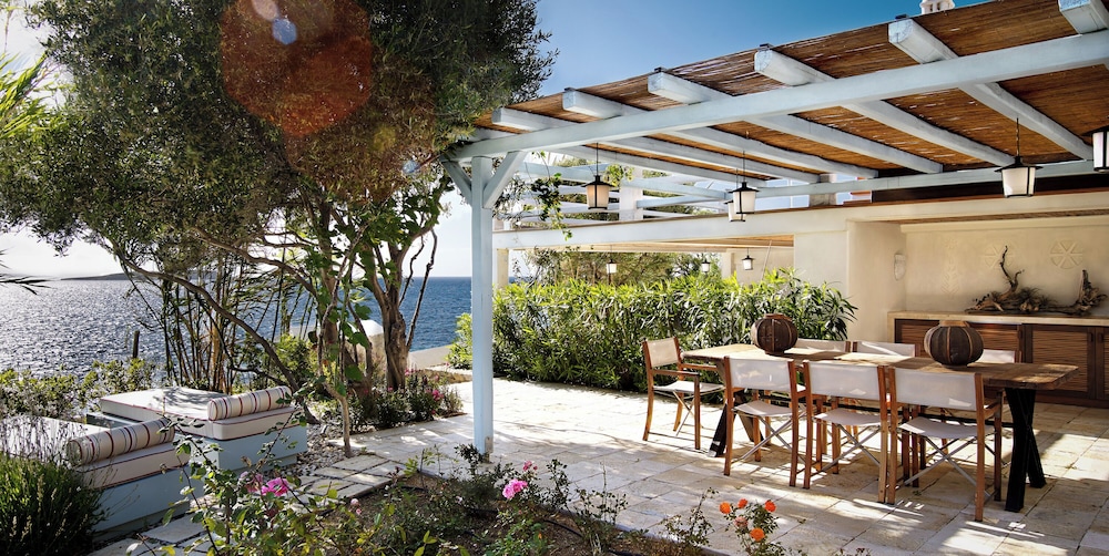 Belvedere Waterfront Villa and Suites 6/49