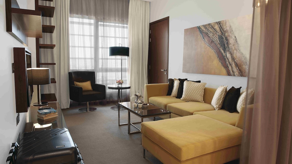 1 BEDROOM, SUITE, QUEEN BED