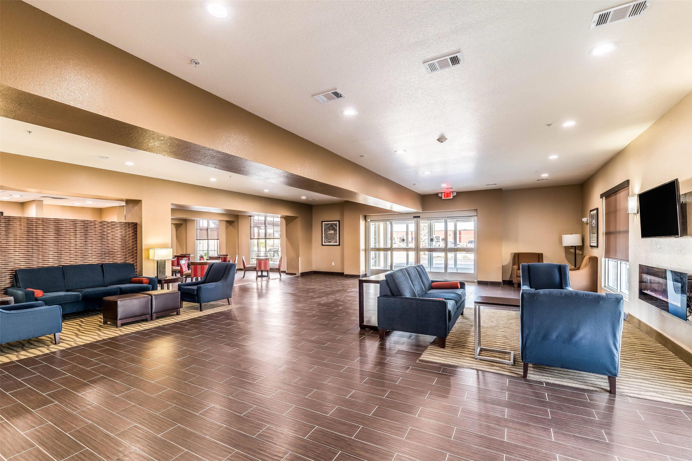 Comfort Suites Grand Prairie Arlington North 13/26