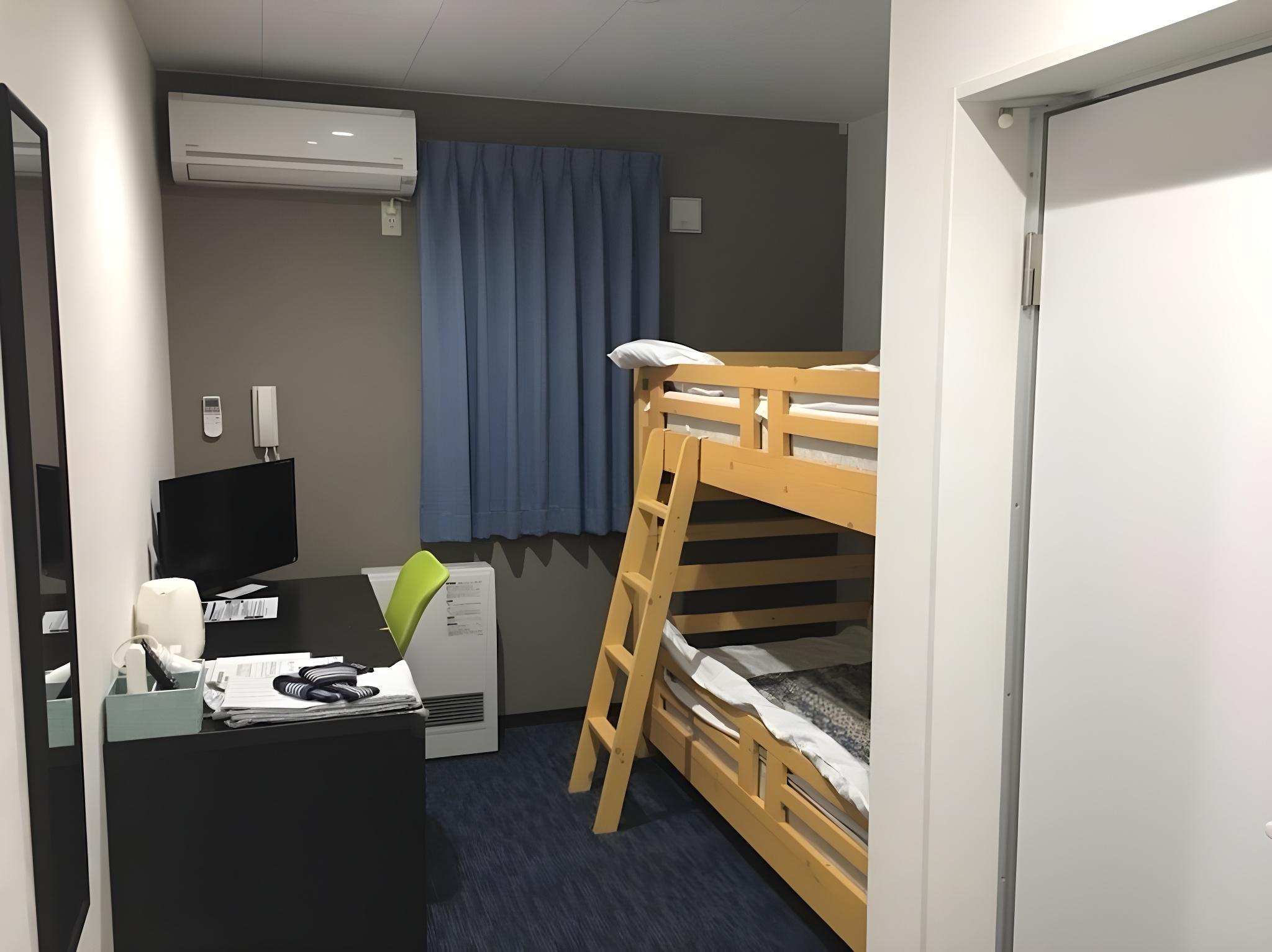 ROOM, BUNK BED