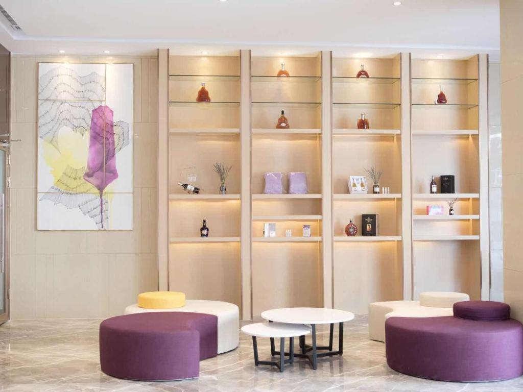Lavande Hotel (Shenzhen North Railway Station, Gangtou Metro Station) 52/70
