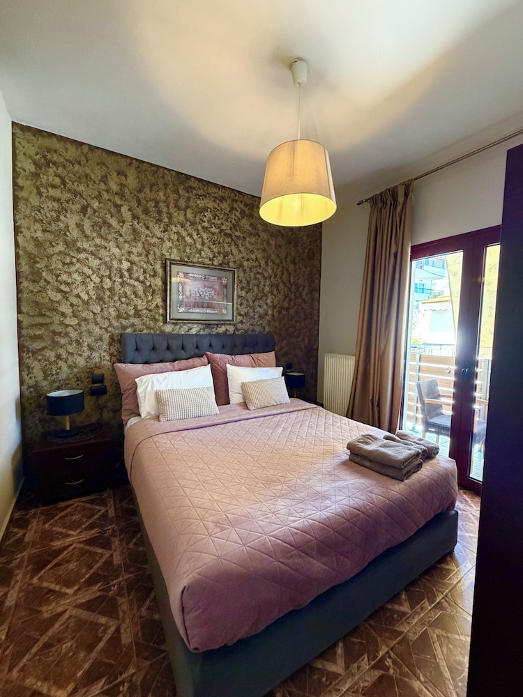 Kensho Skiathos Apartments 12/50