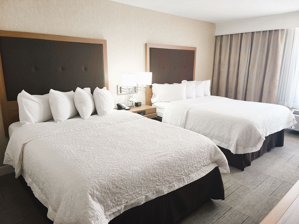 Hampton Inn Suites Cleveland Independence 15/40