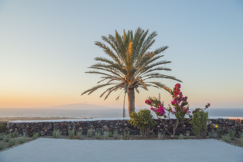 Aqua Serenity Santorini Luxury Suites 6/50