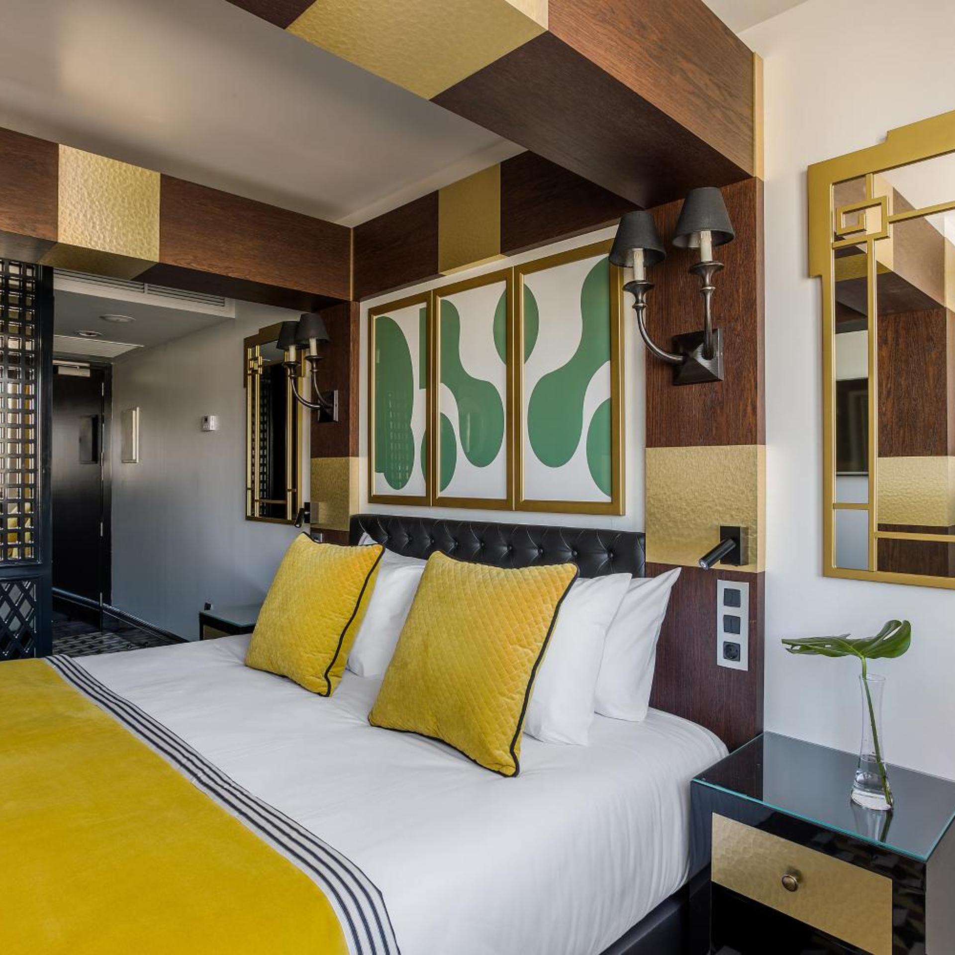 Room, Double or Twin Bed