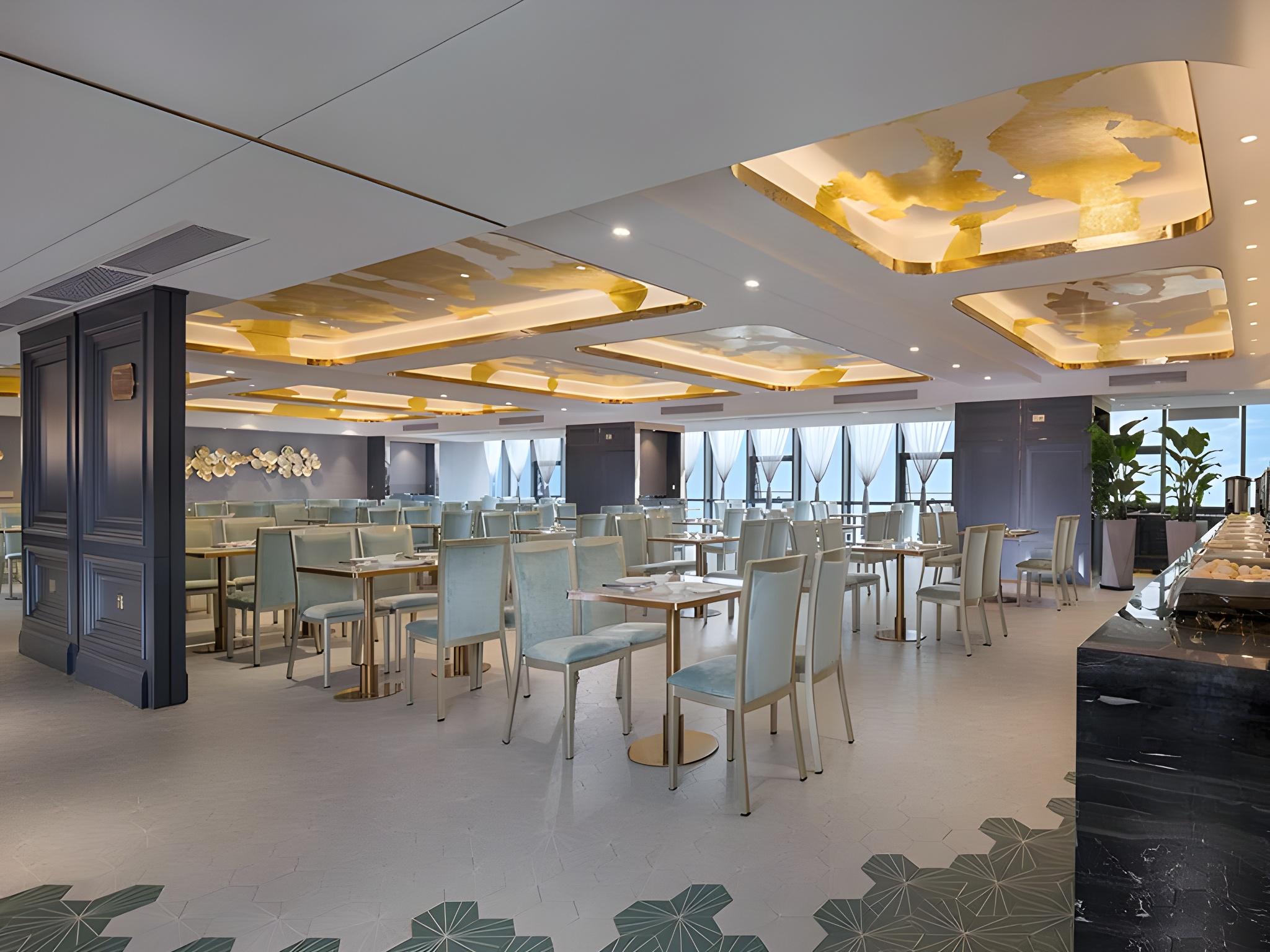 Venus Royal Hotel (Foshan Kuiqi Metro Station) 47/49