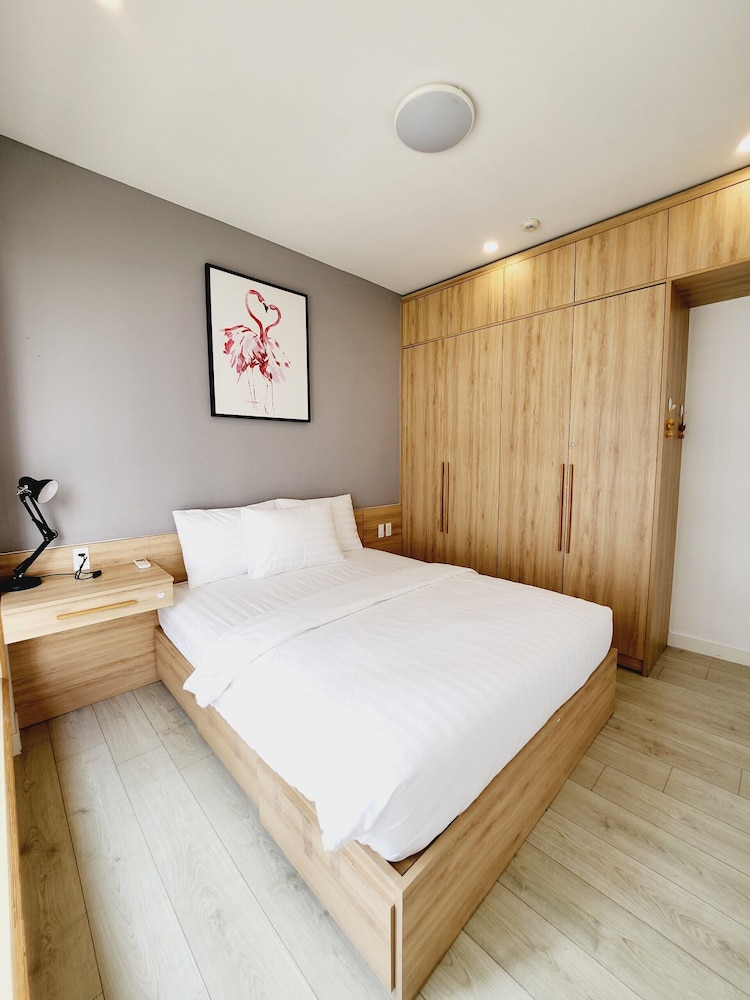Scenic Valley Suite 14/50
