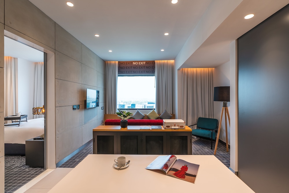 Studio One Hotel 36/67