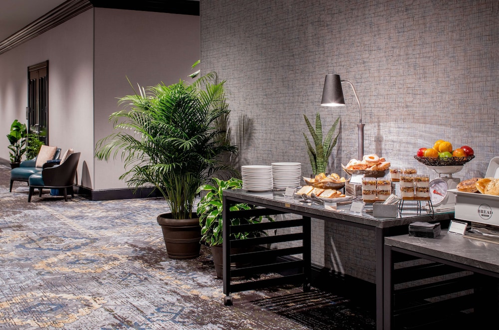 Hyatt Centric French Quarter New Orleans 57/77