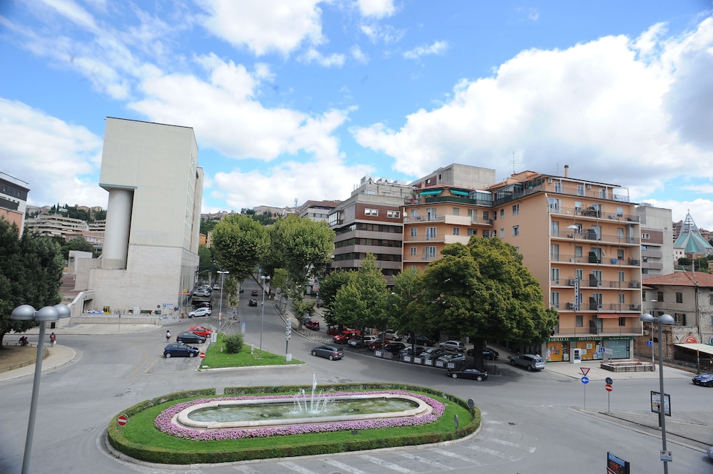 Astor Hotel Perugia 36/44