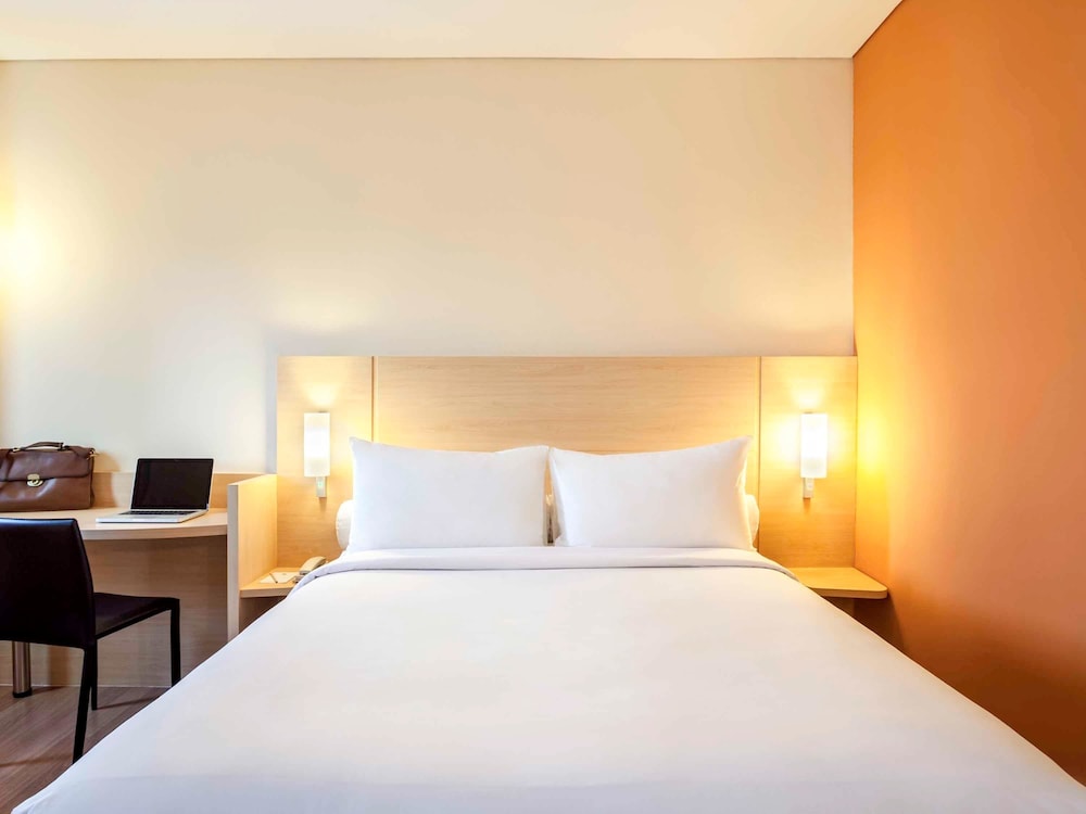 Ibis Jakarta Harmoni 24/56