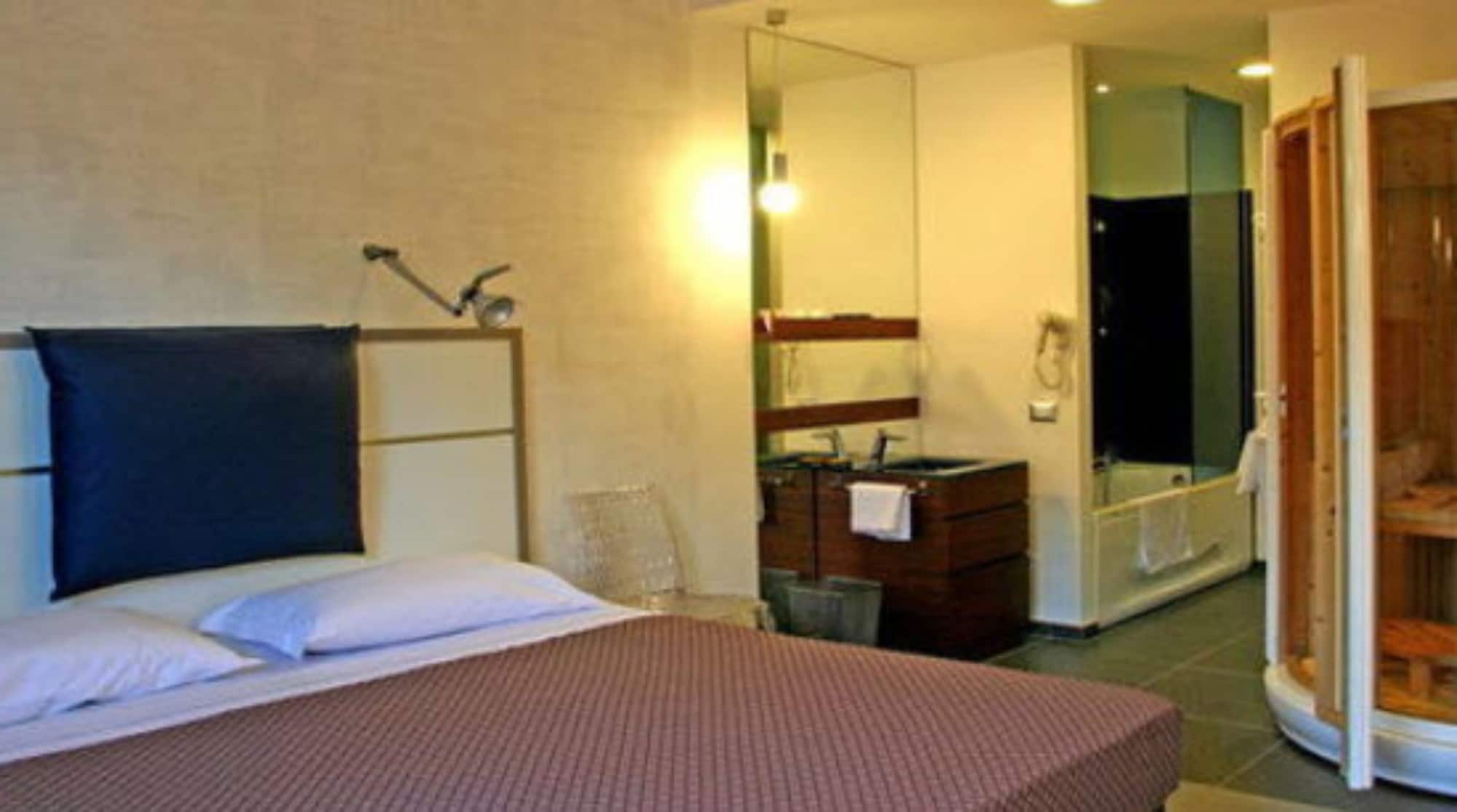 STANDARD, DOUBLE OR TWIN BED