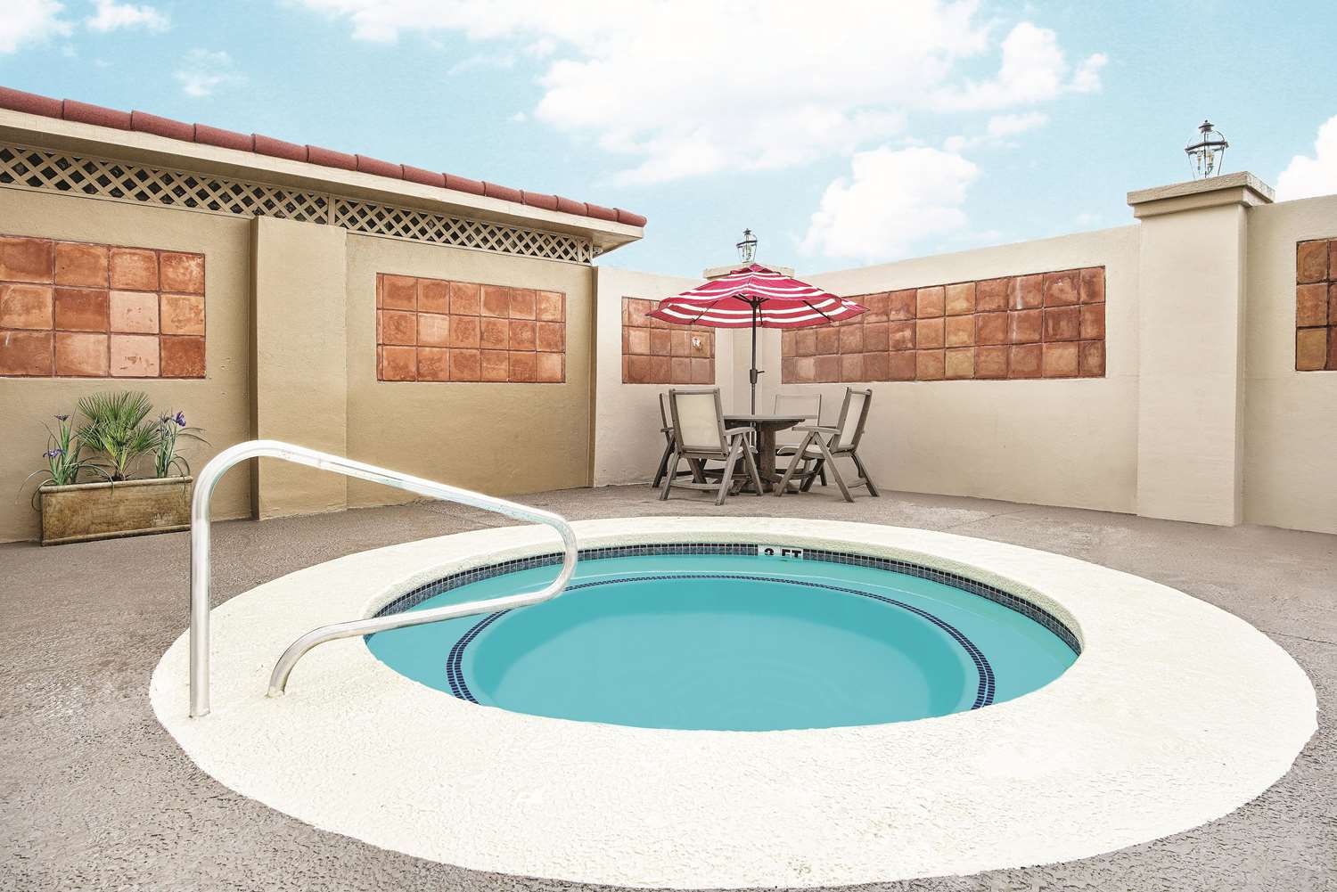 swimming pool spa