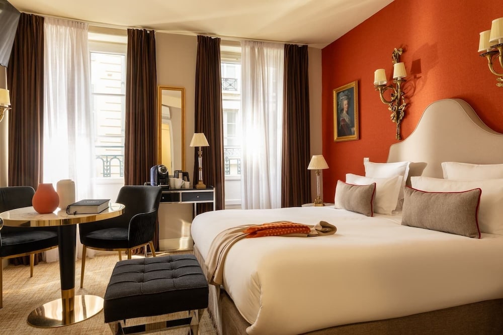 DELUXE, DOUBLE BED