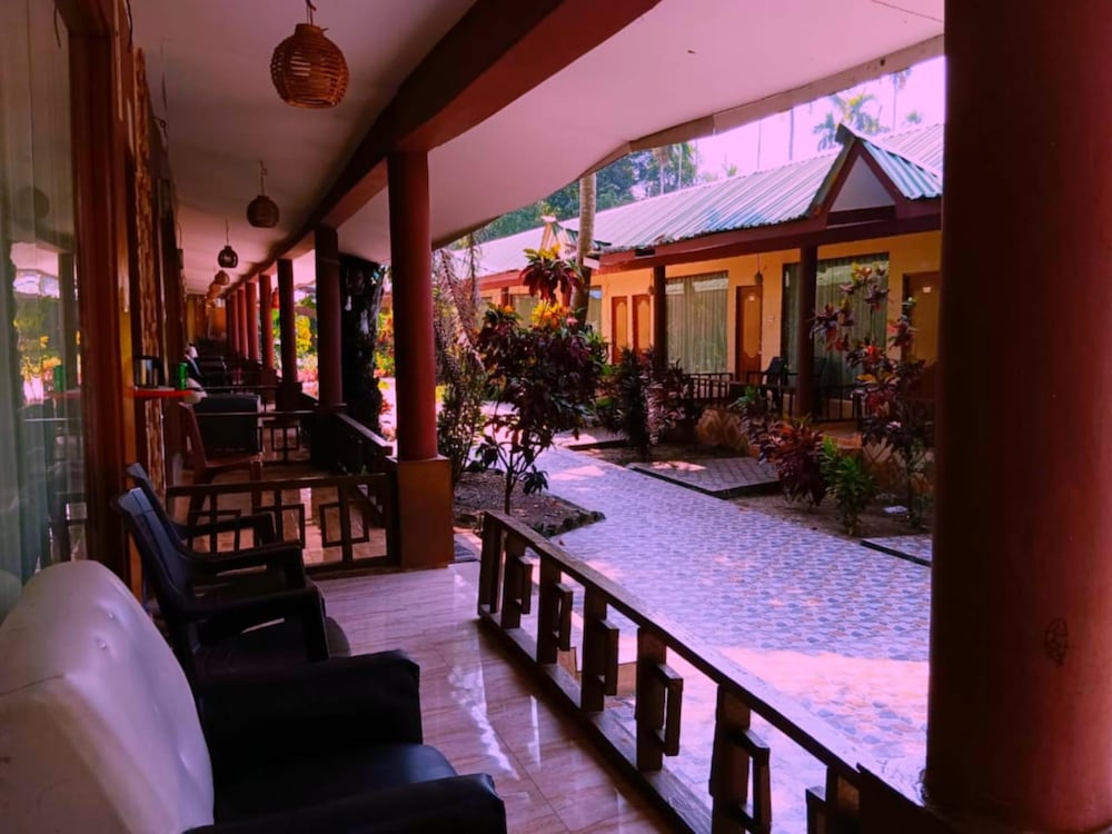 Gold India Beach Resort 7/23
