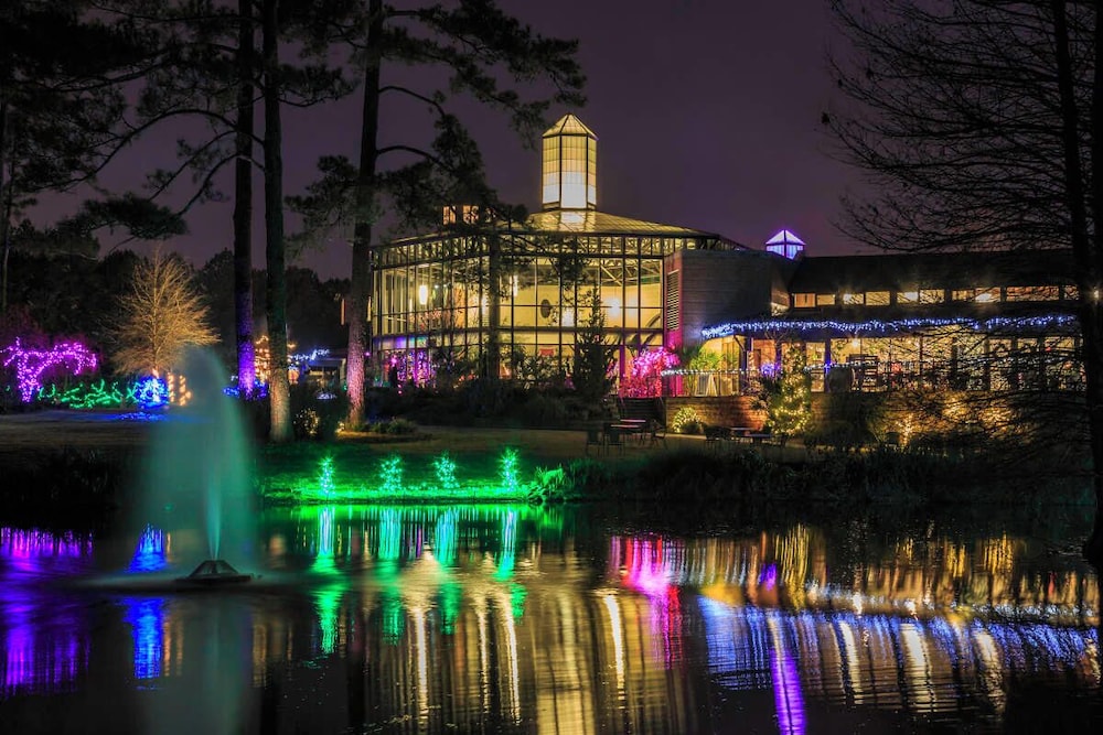 Four Points by Sheraton Fayetteville Fort Liberty 36/41